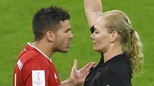 Bibiana Steinhaus: „Pionierin im Weltfußball“
